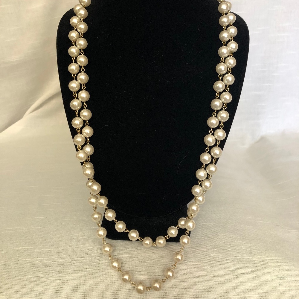VTG 80s Long Faux Pearl Strand Necklace